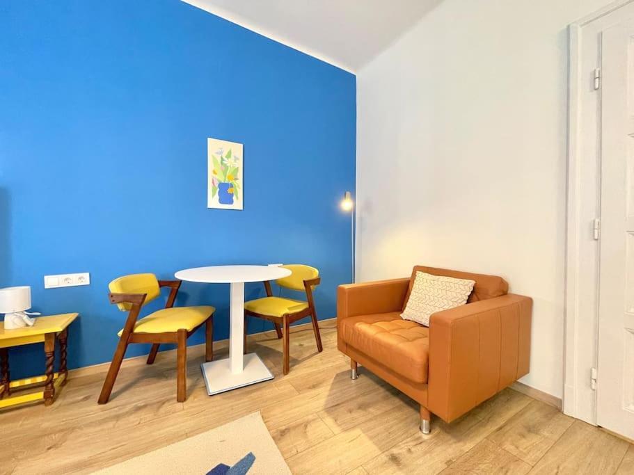 Stray Birds Fashion With 2ppl/wifi/ac Appartement *